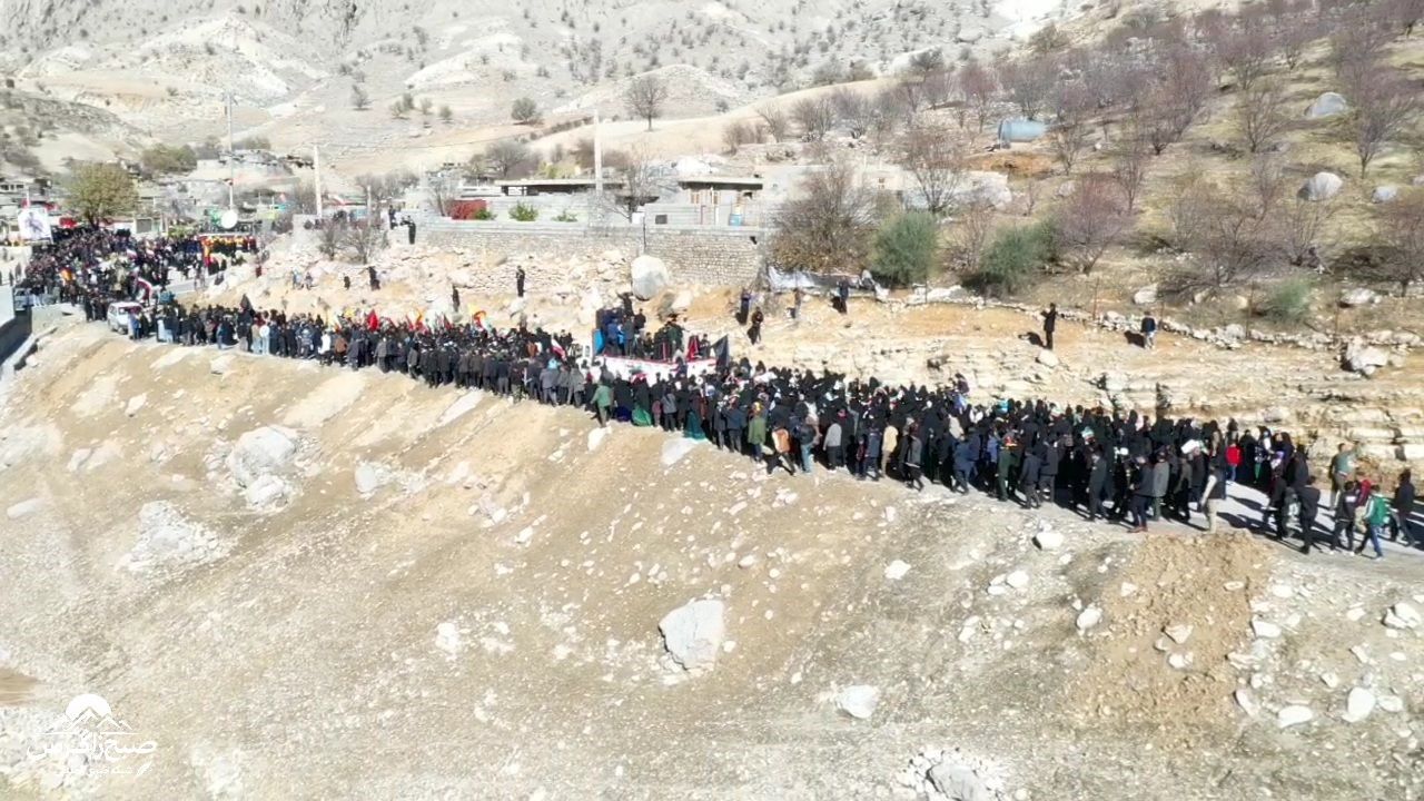 غوغای مردم لوداب در بدرقه پیکر شهید مجیدی‌مهر