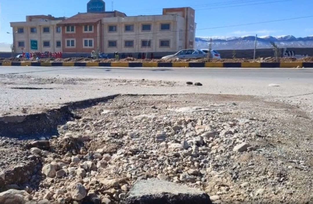 چاله‌هایی که زیرپای خودروها و اعتمادمردم باز می‌شود