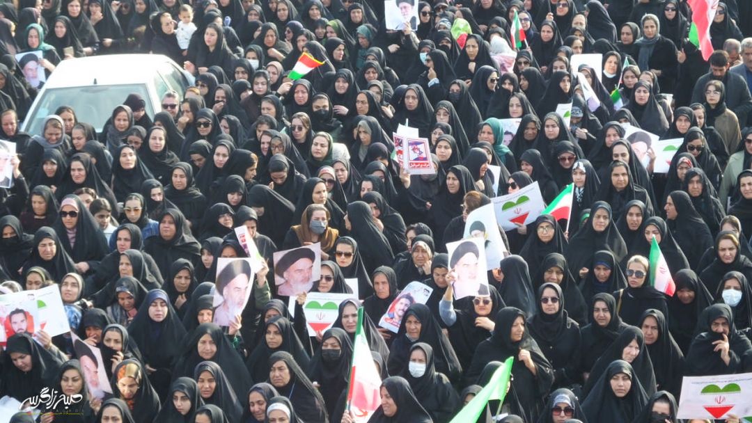 تصاویری متفاوت از تشییع «شهدای امنیت» در گچساران