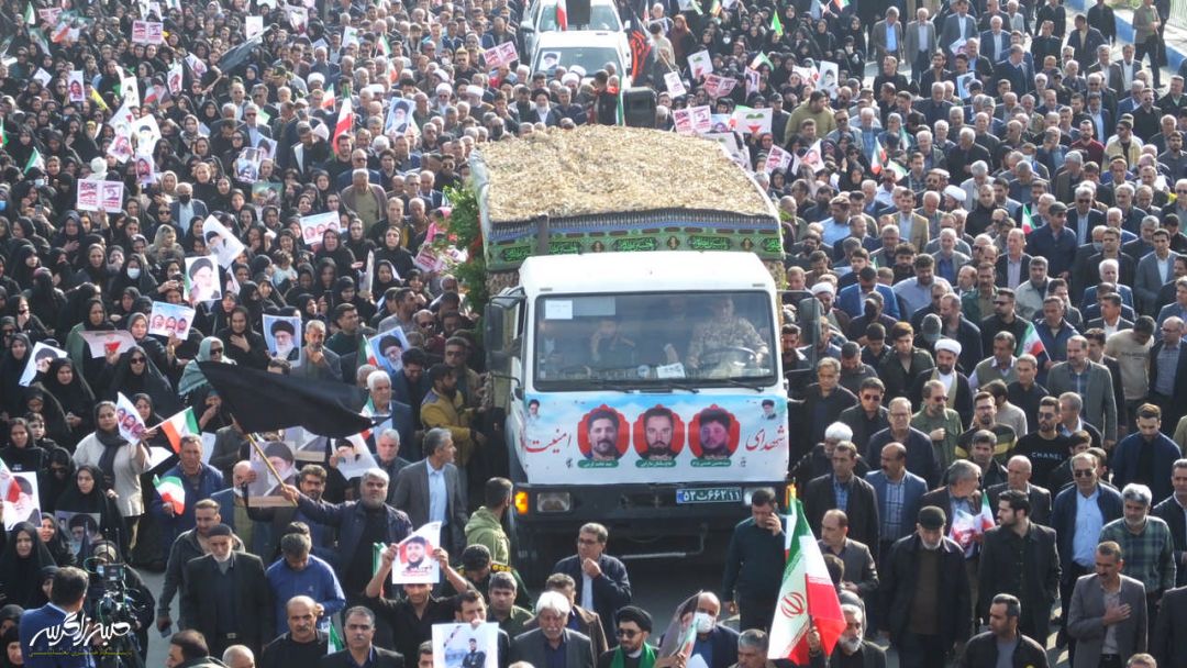 تصاویری متفاوت از تشییع «شهدای امنیت» در گچساران