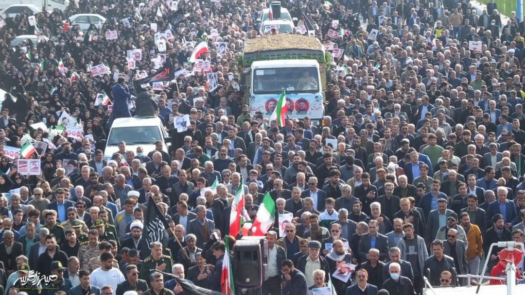 تصاویری متفاوت از تشییع «شهدای امنیت» در گچساران