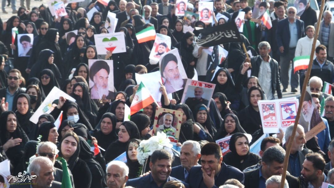 تصاویری متفاوت از تشییع «شهدای امنیت» در گچساران