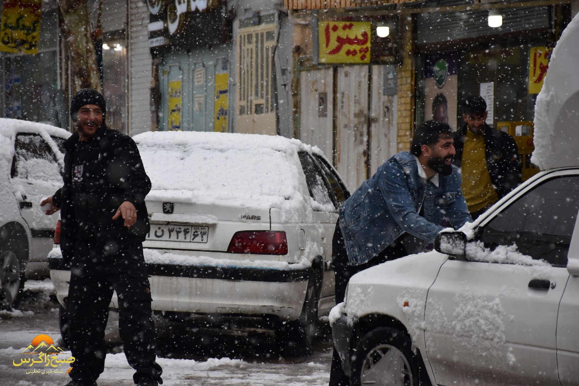 بهمن، قلم‌موی سپیدش را بر بوم یاسوج کشید