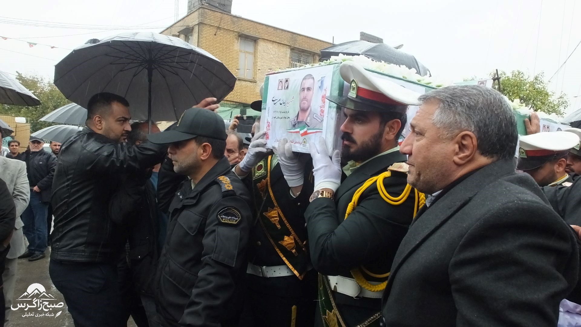 تشییع باشکوه شهید مدافع وطن صحنه‌ای ماندگار آفرید