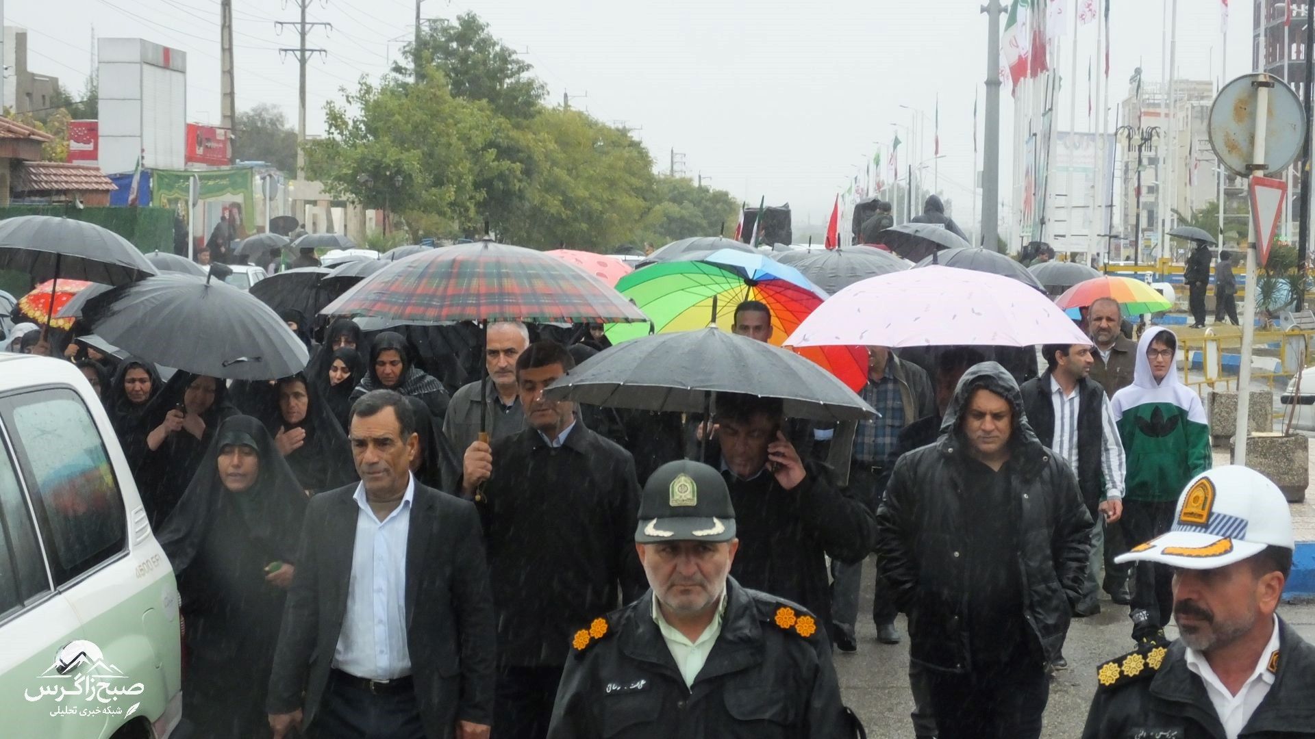 تشییع باشکوه شهید مدافع وطن صحنه‌ای ماندگار آفرید