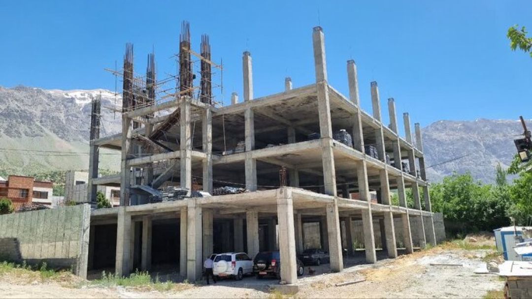 جای خالی بیمارستان سی‌سخت در پروژه‌های دهه فجر