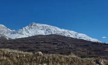 دنای سفیدپوش پس از بارش برف زمستانی