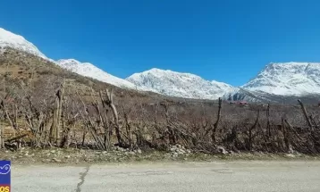 دنای سفیدپوش پس از بارش برف زمستانی