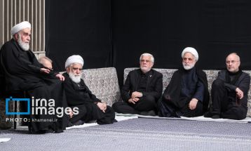 عزاداری شب عاشورای حسینی(ع) با حضور رهبر انقلاب
